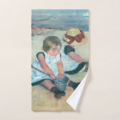 Mary Cassatt - Kinderen die op het strand spelen Bad Handdoek (Handdoek)