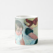 Mary Cassatt - Kinderen die op het strand spelen Koffiemok (Center)