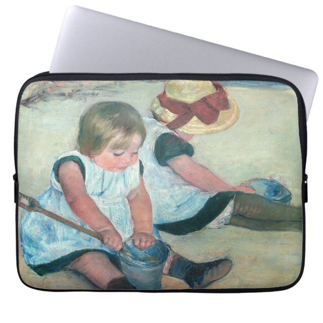 Mary Cassatt - Kinderen die op het strand spelen Laptop Sleeve (Voorkant)