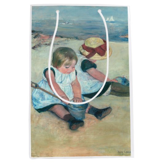 Mary Cassatt - Kinderen die op het strand spelen Medium Cadeauzakje (Voorkant)