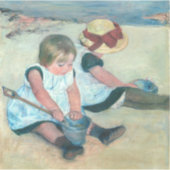 Mary Cassatt - Kinderen die op het strand spelen Sticker (Voorkant)
