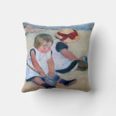 Mary Cassatt Kinderen spelen op het strand 1884 Kussen (Achterkant)
