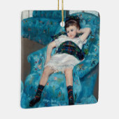 Mary Cassatt - klein meisje in een blauwe stoel Keramisch Ornament (Rechts)