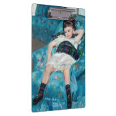 Mary Cassatt - klein meisje in een blauwe stoel Klembord (Rechts)