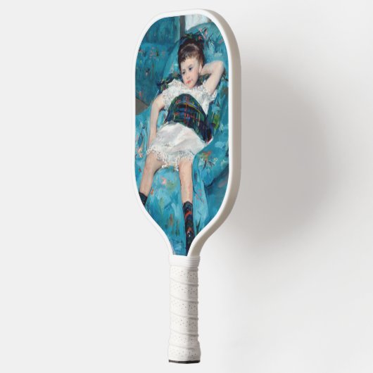 Mary Cassatt - klein meisje in een blauwe stoel Pickleball Paddle (Links)