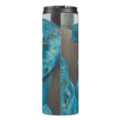 Mary Cassatt - klein meisje in een blauwe stoel Thermosbeker (Achterkant)