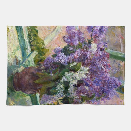 Mary Cassatt Lilacs in een raam Theedoek (Horizontaal)