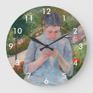 Mary Cassatt - Meisje dat naait in een tuin Grote Klok