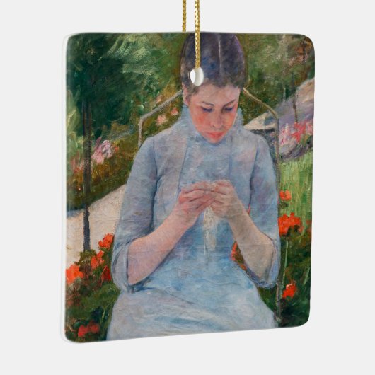 Mary Cassatt - Meisje naait in een tuin Keramisch Ornament (Rechts)