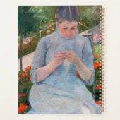 Mary Cassatt - Meisje naait in een tuin Planner (Achterkant)