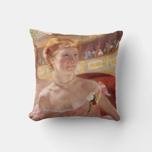 Mary Cassatt - Vrouw met parelketting in een loge Kussen