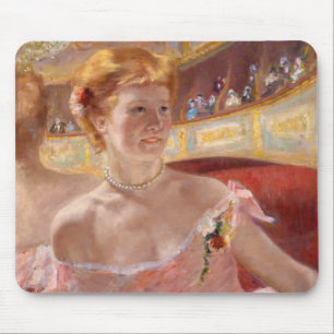 Mary Cassatt - Vrouw met parelketting in een loge Muismat