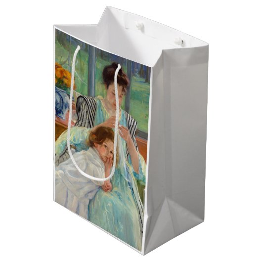 Mary Cassatt - Young Moeder Sewing Medium Cadeauzakje (Voorkant Gekanteld)