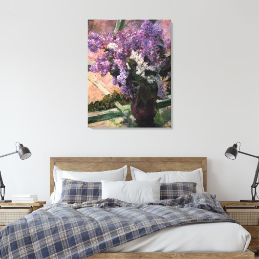 Mary Stevenson Cassatt - Lilacs in een venster 188 Canvas Afdruk (Insitu (Slaapkamer))