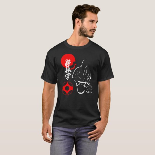 Mas Oyama Seiza - Kyokushin Karate Design T-Shirt (Voorkant volledig)
