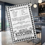 Ma's Recept Zwart Witte Boerderij Buffalo Plaid Theedoek<br><div class="desc">Mom's Kitchen Quote met naam, zwart en wit, buffelplaid, checker, sjabloon keuken, doe-het-zelf receptenhanddoek. Voeg het recept van je moeder, grootmoeder of moeder toe. Creëer de perfecte souvenir, een gedenkwaardig cadeau voor Nana of de andere voor familiereünies, familietradities, verjaardagen of chef-bakker cadeau-ideeën. Bericht ons voor uw ontwerp behoeften, we zijn...</div>