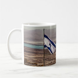 Masada uitzicht met vlag en Hebreeuwse titel Koffiemok
