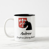 Masculine Red en Black Knight in Shining Armor Tweekleurige Koffiemok (Links)