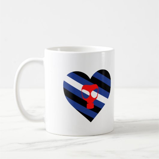 Masker trots koffiemok (Links)