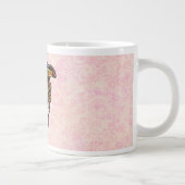 Maskerade Masker op Dusty Pink Brocade Patroon Grote Koffiekop (Rechts)