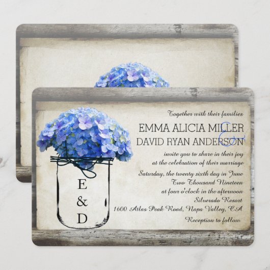 Mason Jar Barn Wood Blue Hydrangeas Wedding Invite Kaart (Voorkant / Achterkant)