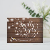 Mason Jar Daisies Rustic Barn Wood Barefoot Bride™ RSVP Kaartje (Staand voorkant)