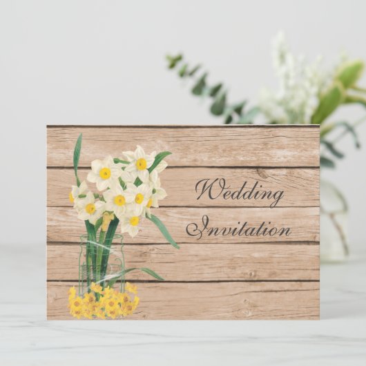  Mason Jar en Daffodils-uitnodigingskaart Kaart (Staand voorkant)