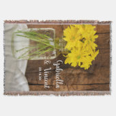 Mason Jar en Yellow Daisies Country Wedding Deken (Voorkant)