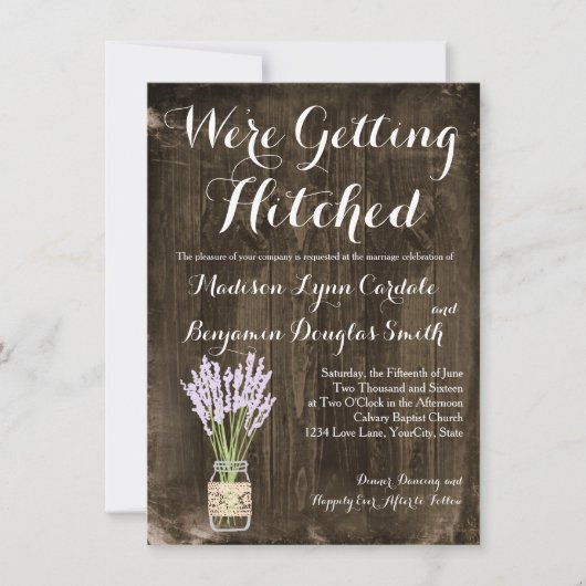 Mason Jar Getting Hitched Country Wedding nodigt u Kaart (Voorkant)
