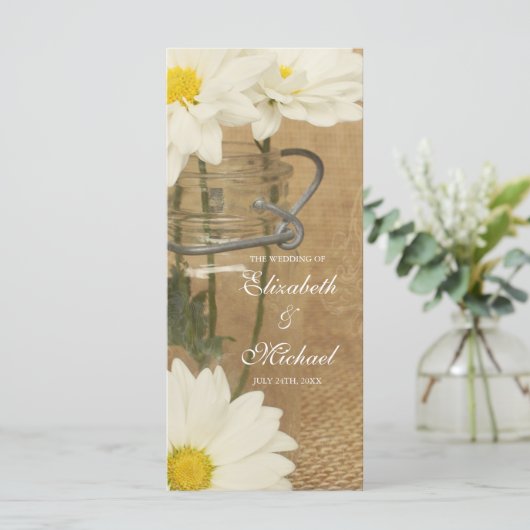 Mason Jar White Daisies huwelijksprogramma Programmakaart (Staand voorkant)