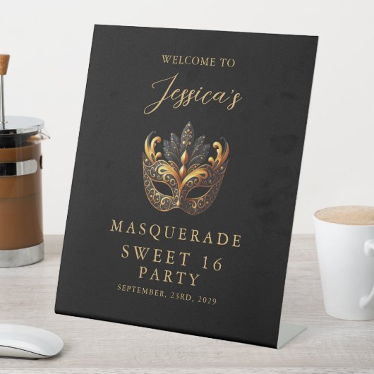 Masquerade Black Gold Sweet 16 Birthday Welcome Reclamebord Met Voetstuk (Insitu)
