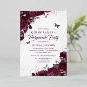 Masquerade Butterfly Silver Bourgogne Quinceanera Folie Uitnodiging (Staand Voorkant)