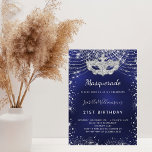 Masquerade navy blue zilververjaarfeest uitnodiging briefkaart<br><div class="desc">Voor een elegante Masquerade, 21ste (of om het even welke leeftijd) verjaardagsfeest. Een trendy blauw marineschool achtergrond, de blauwe kleur is ongelijk. Gedemoreerd met faux zilveren glitterstof en een maskerade masker. Geef een persoonlijke naam, leeftijd en partijgegevens op en voeg deze toe. De naam wordt geschreven met een handgeschreven stijlmanuscript...</div>