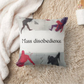 Mass disobedience. kussen (Deken)