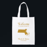 Massachusetts Map Wedding Welcome Bag Tas, Gold Boodschappentas<br><div class="desc">Het weekend van de bruiloft heet cadeautas voor gasten uit de stad voor je bruiloft,  met afbeelding van Massachusetts,  met hart dat je op de precieze locatie kunt plaatsen. Vul tas met je favoriete godies.</div>