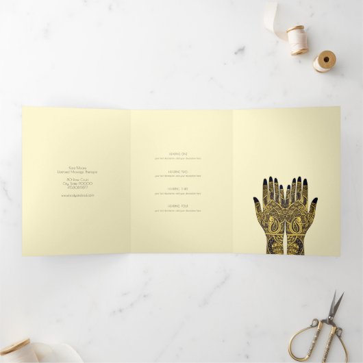 Massage Therapist Henna Mehndi Hands Drieluik Kaart (Binnen)