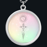 *~* Massage Woman - Moon Sun Nirvana Yoga Reiki Zilver Vergulden Ketting<br><div class="desc">Square Silver Plated Metaphysical Spiritueel New age ketting. * Het zeer kalmerende zachte pastel COSMIC Etheral Sacred Geometry Symbool dat de weg naar Verlichting en Nirvana weergeeft. U zult opmerken dat dit ontwerp met u op een zeer diep niveau kan communiceren. De achtergrond heeft een mousserende glittertextuur met verschillende tinten...</div>