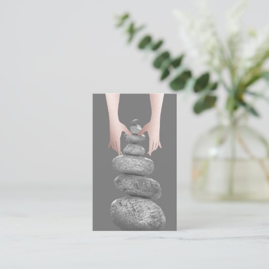 Massagetherapie handen gebalanceerde Rocks Wellnes Visitekaartje (Staand voorkant)