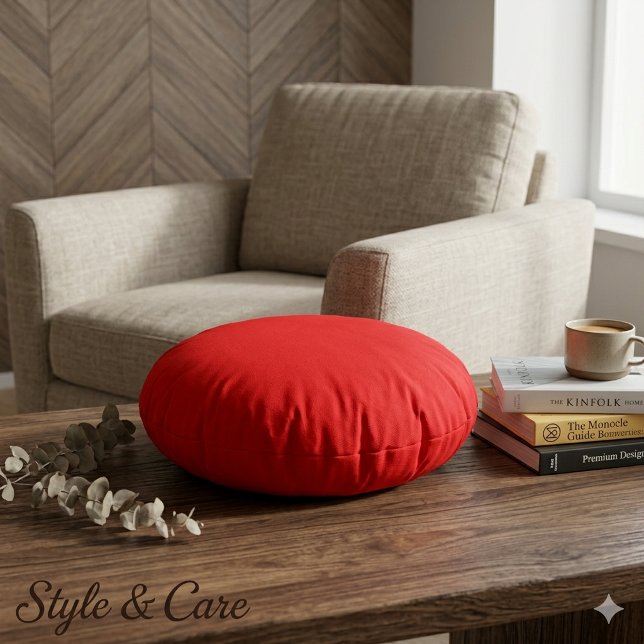 Massief rode ronde kussen voor gewaagde en gezelli (Solid Red Round Pillow for Bold and Cozy Accents)
