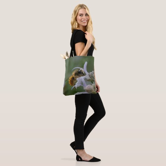 Massieve bij, of misschien wel (!) ander insect, o tote bag (Op model)