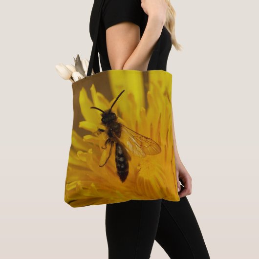 Massieve bij, of misschien wel (!) ander insect, o tote bag (Dichtbij)
