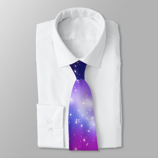 Massieve Galaxy Cluster MACS J0717 Stropdas (Gebonden)