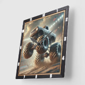 Massieve monstertruck racet door modder vierkante klok (Hoek)