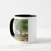 Massieve Wildebeest-kudde tijdens de migratie; Mok (Voorkant links)