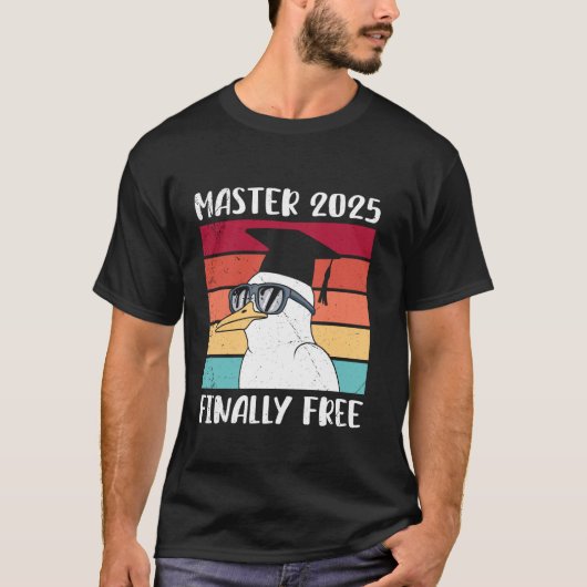 MASTER 2025 FINALLY VRIJ Grappige Meester Graad Re T-shirt (Voorkant)