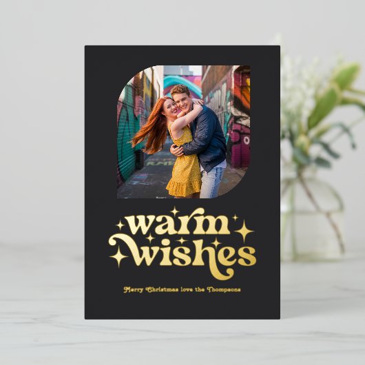 Mat Zwart & Goud Moderne Retro Kerstfoto Folie Feestdagenkaart (Staand Voorkant)