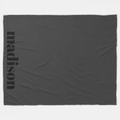 Mat Zwart Modern Monogram Gepersonaliseerde naam Fleece Deken (Voorkant (Horizontaal))