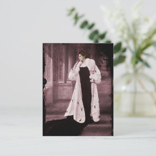 Mata Hari in White Fur Coat Briefkaart (Staand voorkant)