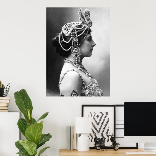 Mata Hari: "Mooie vrouw, gevaarlijke spion" Poster (Thuiskantoor)