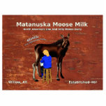 Matanuska Moose Milk Fotobeeldje Magneet<br><div class="desc">Het bedrijf logo van het wereldberoemde en volledig mythische zuivelbedrijf Matanuska Moose Milk in Willow Alaska legde een afbeelding van de binnenschors van een berkenboom over. Het afbeelding is voorzien van een melkwiskundige hand die Matilda melkt, de eerste melkmolen van het boerderij. Geloof het of niet, er zijn makreelmakerijen; een...</div>